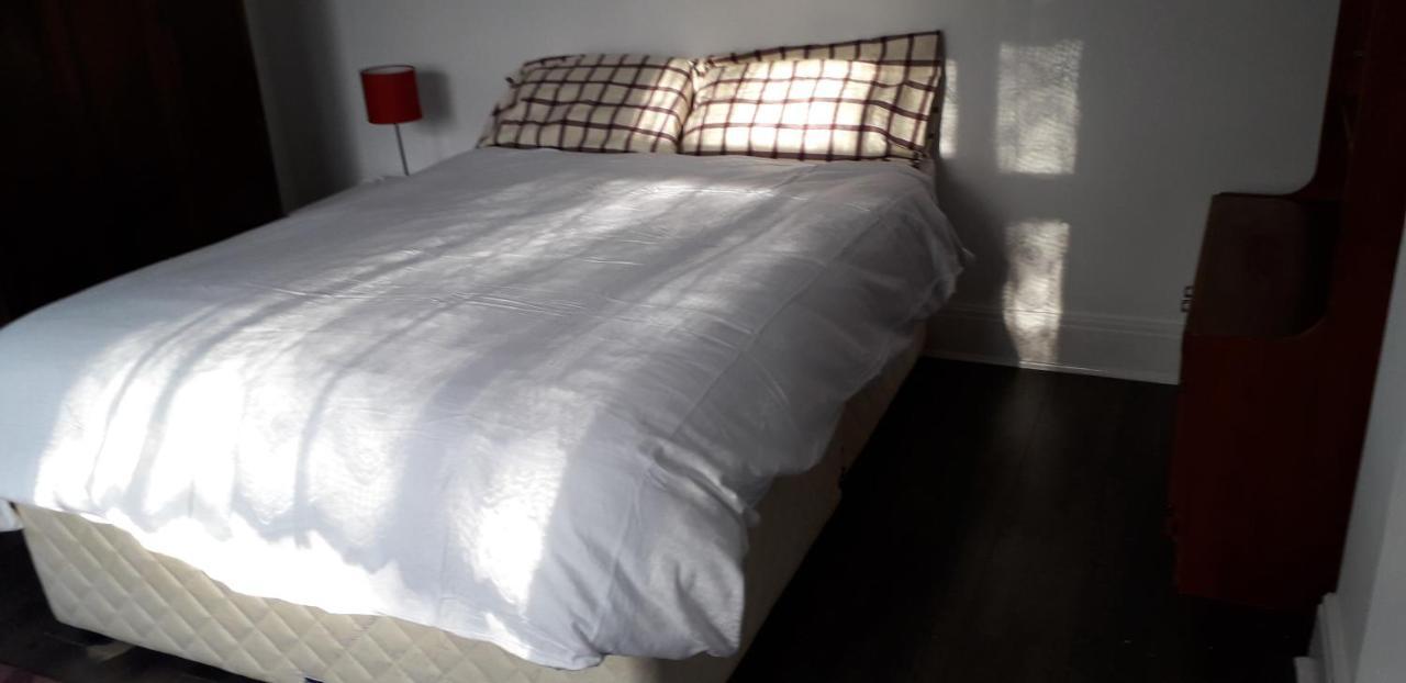 Green Village Guest House - Near Manchester Airport Sale Ngoại thất bức ảnh